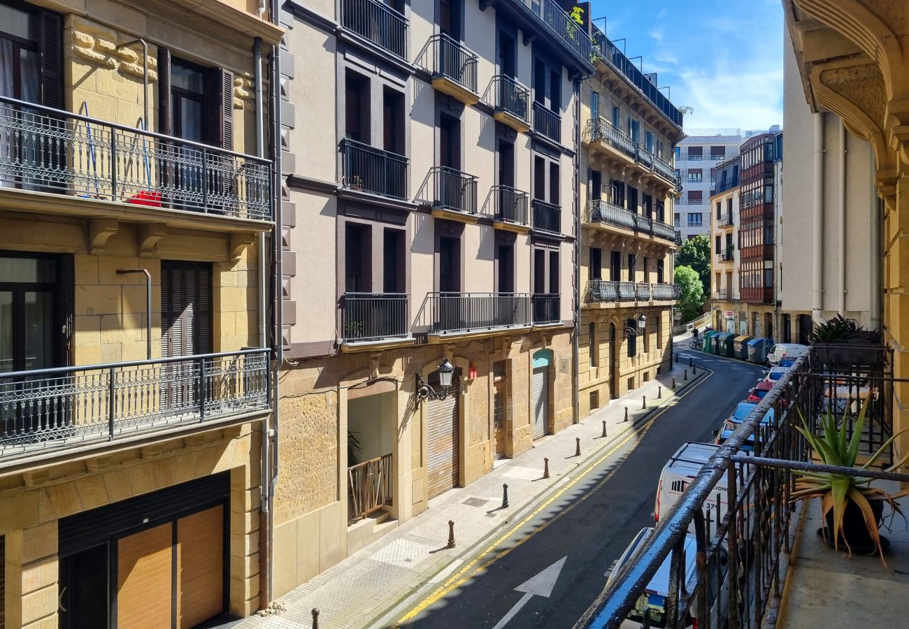 Apartment in San Sebastián - San Bartolome Bay